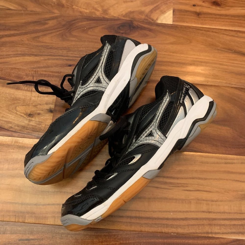 Mizuno Volleyball Shoes